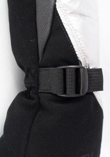 detail Dámské rukavice Reusch Yeta Mitten Black/Shiny Silver