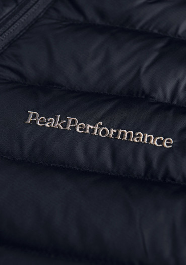 detail Dámská bunda Peak Performance W Frost Down Hood Jacket Black