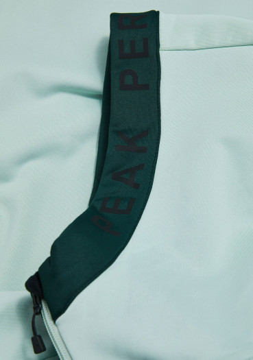 detail Peak Performance W Rider Zip Hood Delta Green/Scarab Green