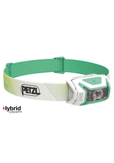 detail Petzl Actik Core 2022 svítilna zelená
