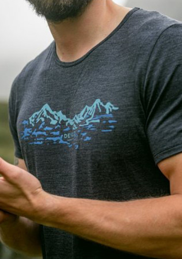 detail Devold Utladalen Merino 130 Tee Man Anthracite