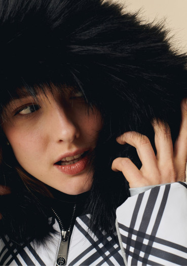 detail Dámská bunda Poivre Blanc W24-1003-Wo Ski Jacket Cross Black